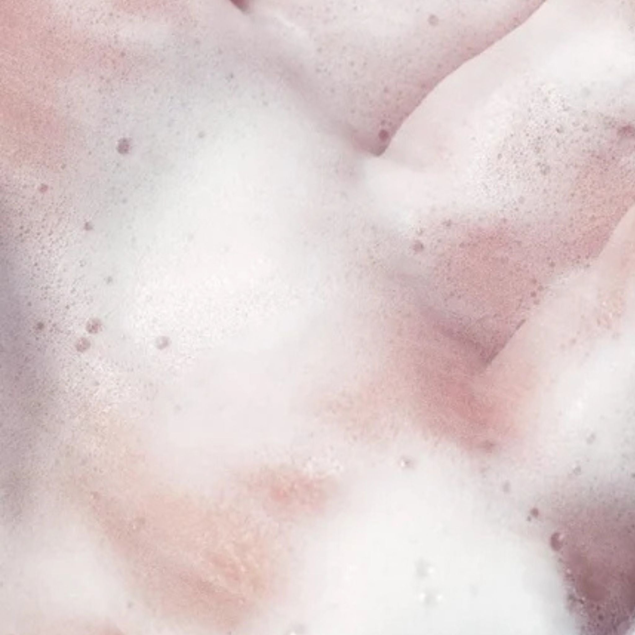 2. Vaahtopuhdistus - kosteuttava pesuvaahto