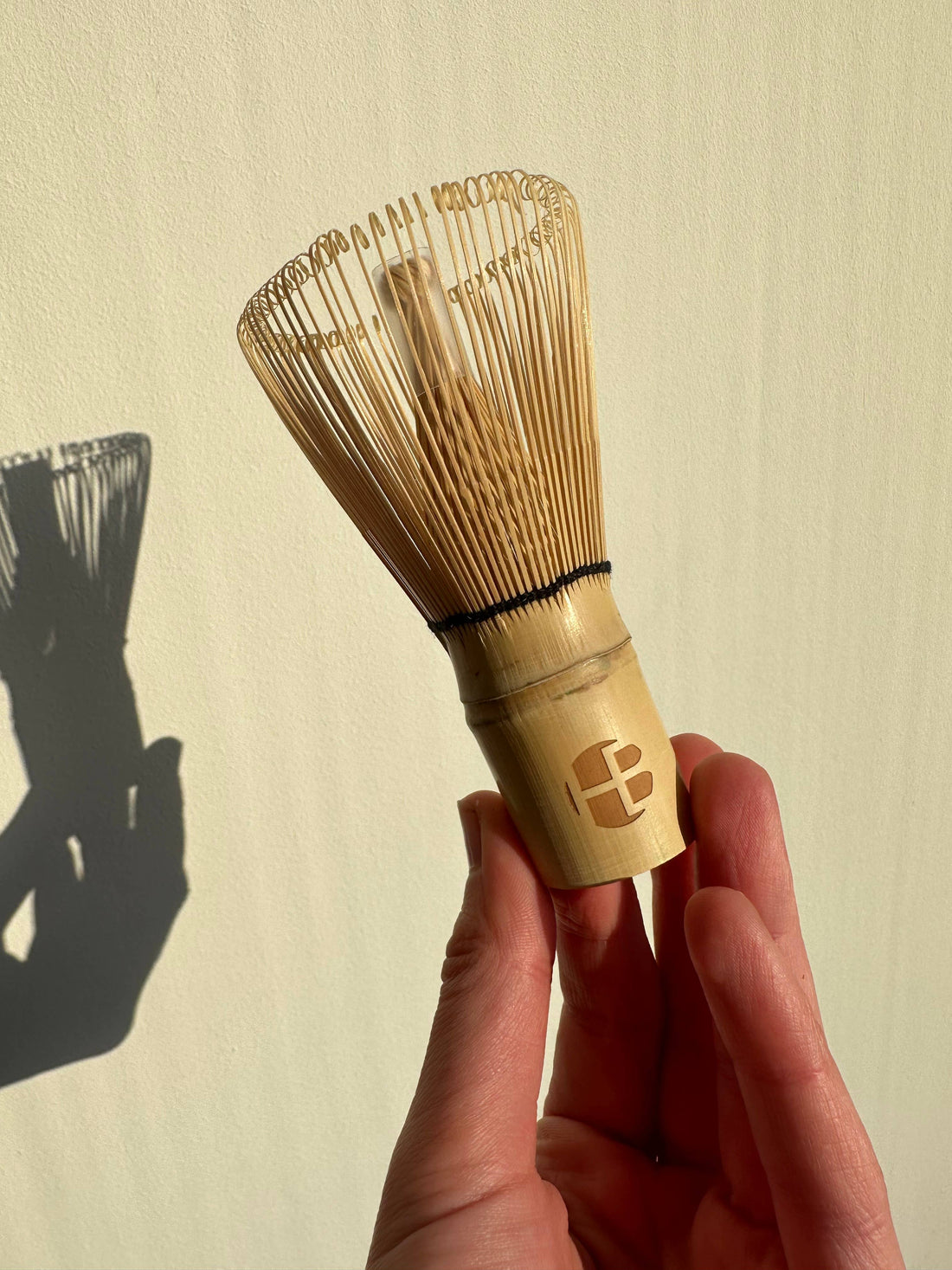 matcha vispilä, chasen, bambuvispilä, matcha whisk, japanilainen teeseremonia, matcha tarvikkeet, matcha whisk bamboo, perinteinen matcha vispilä