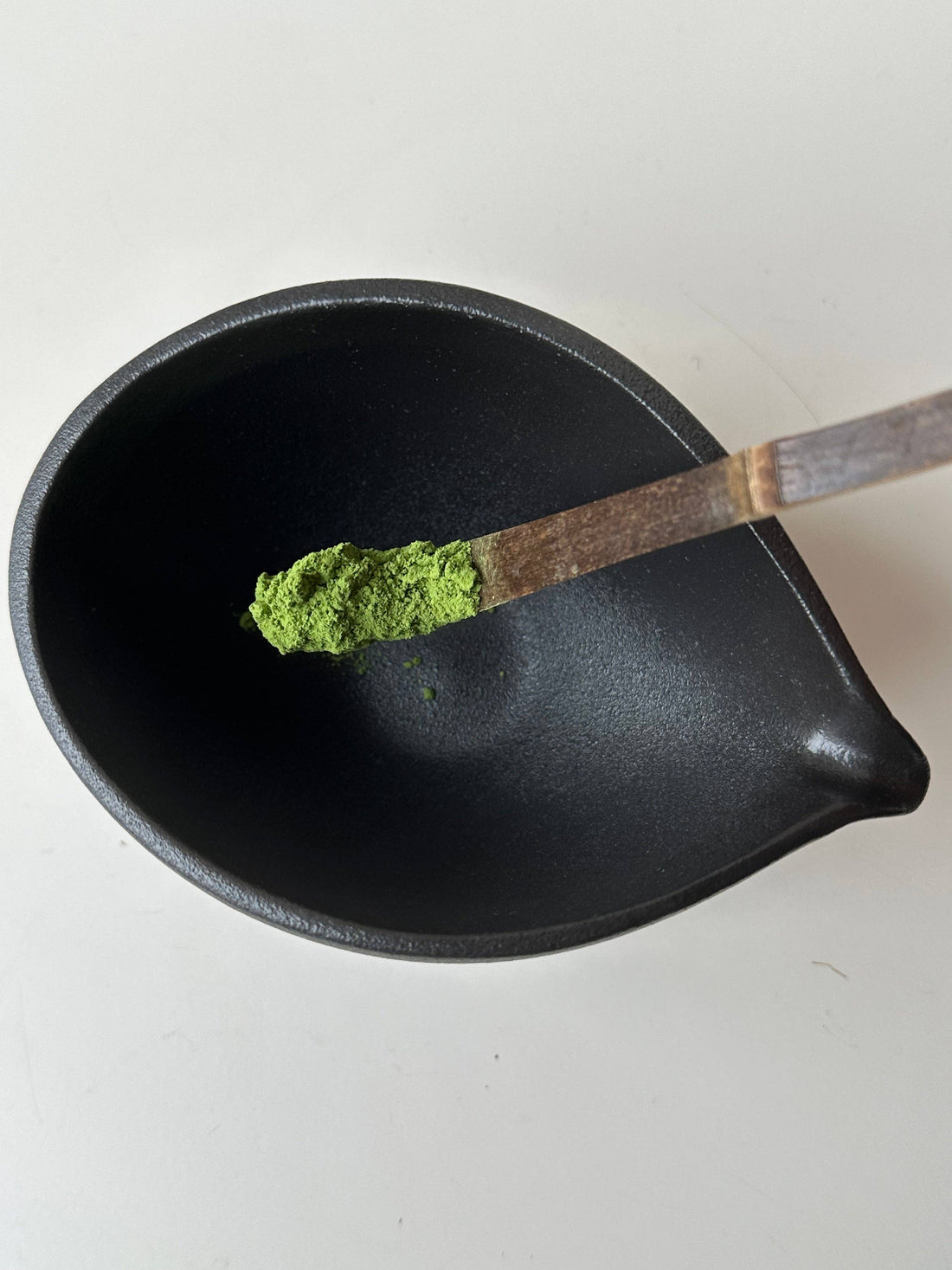 Luomu Matcha Traditional – Oshii-blendi (Seamidori, Okumidori, Yabukita) vihreä tee jauhe purkissa, Uji Japani